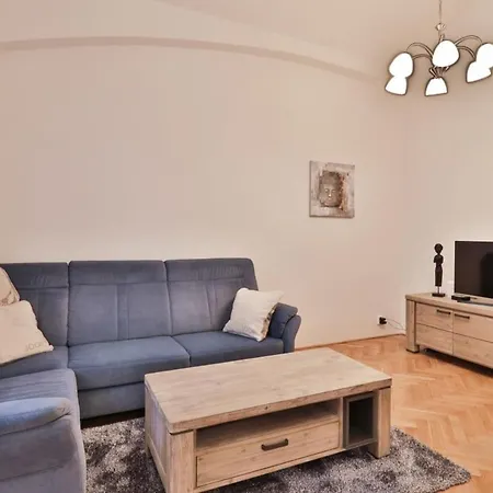 Apartment Charming In The Center Of *