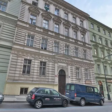 Charming In The Center Of Apartment *